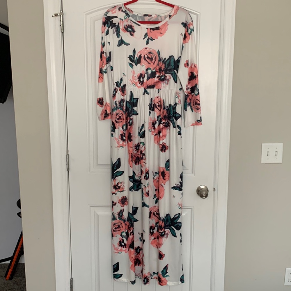 Women’s essential light weight full length dress